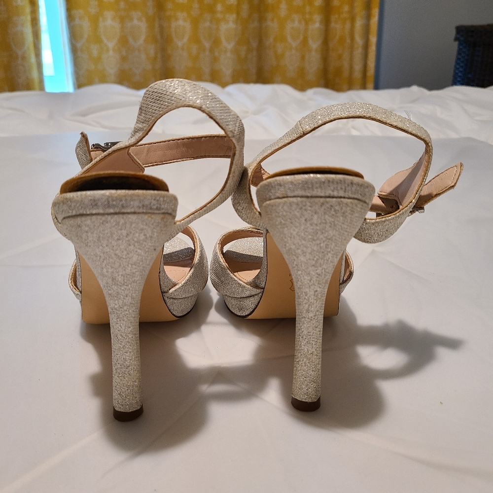 Shoes - Picture 3 of 4